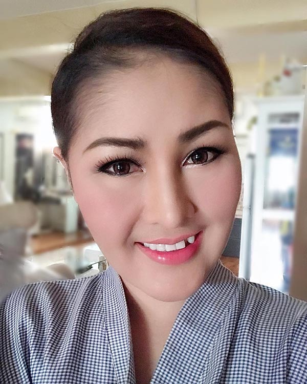 หญิงลี ศรีจุมพล