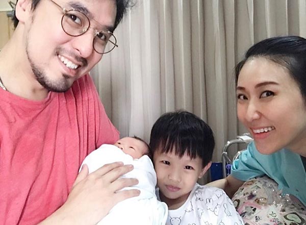 เบลล์ ไชน่า ดอลส์