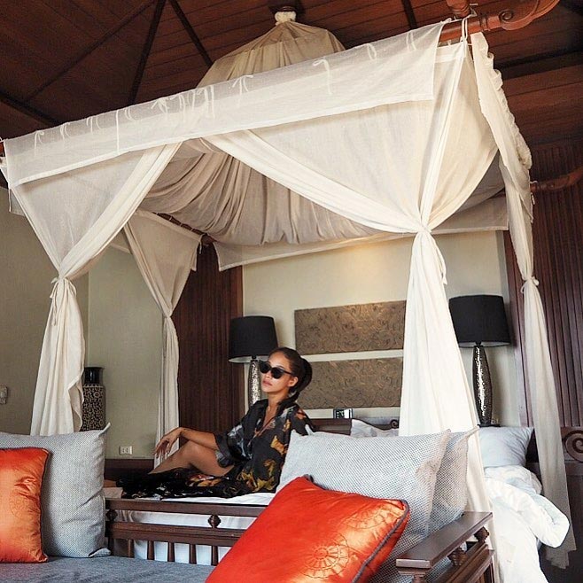 พลอย เฌอมาลย์