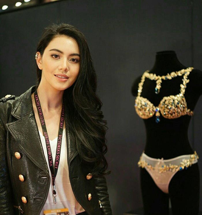 ใหม่ ดาวิกา