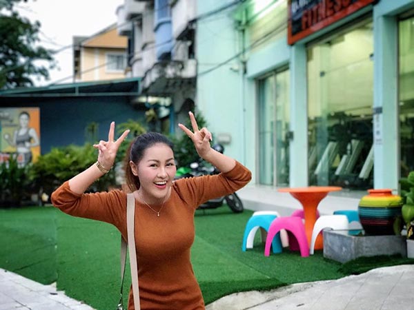 หญิงลี ศรีจุมพล