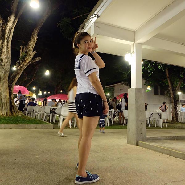 แอนแฟนชาคริต แย้มนาม