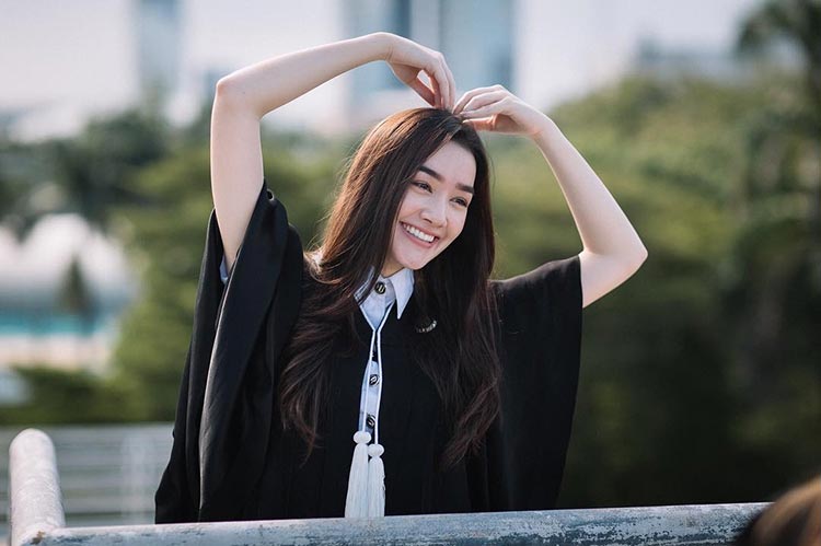 เดียร์น่า ฟลีโป รับปริญญา