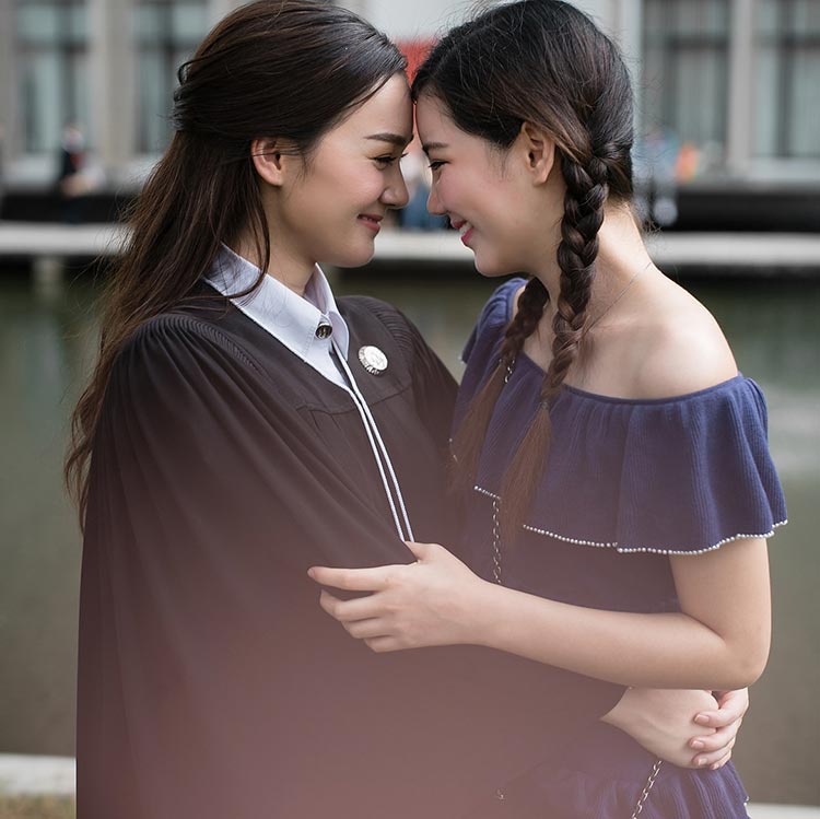 เดียร์น่า ฟลีโป รับปริญญา