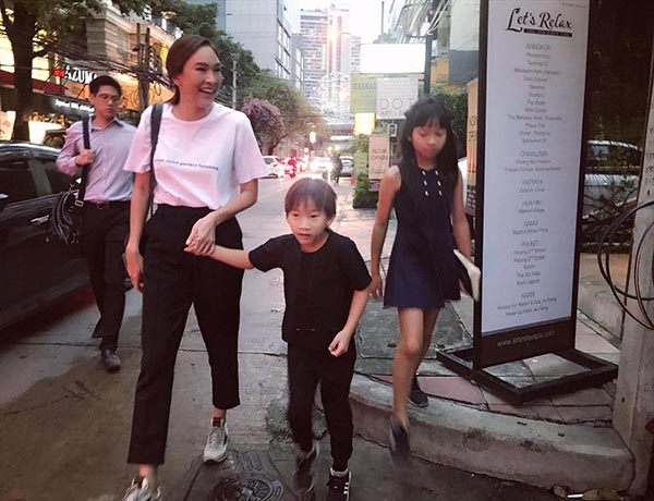 ตุ๊ก ชนกวนันท์