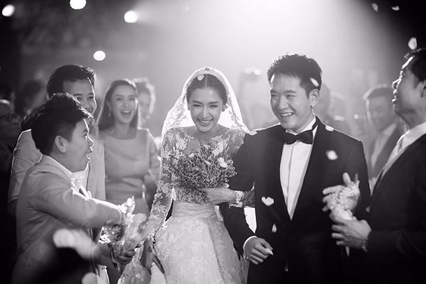 เนย โชติกา