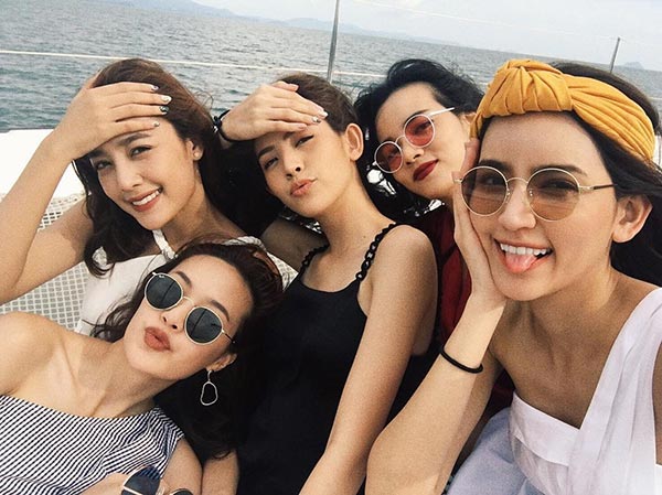 ดาราเที่ยวทะเล