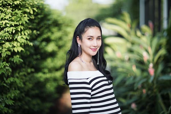 เนย โชติกา