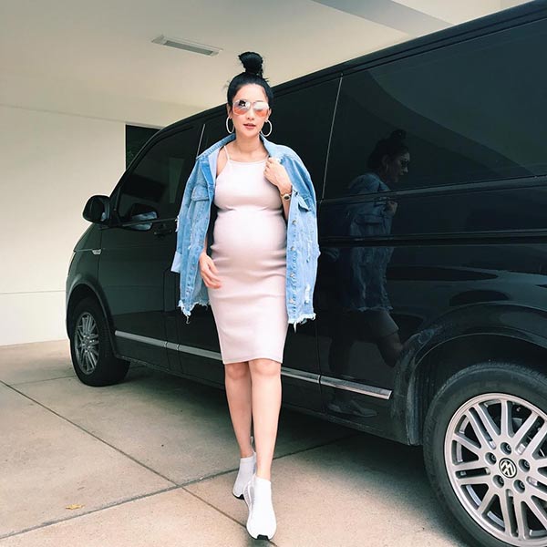 เนย โชติกา