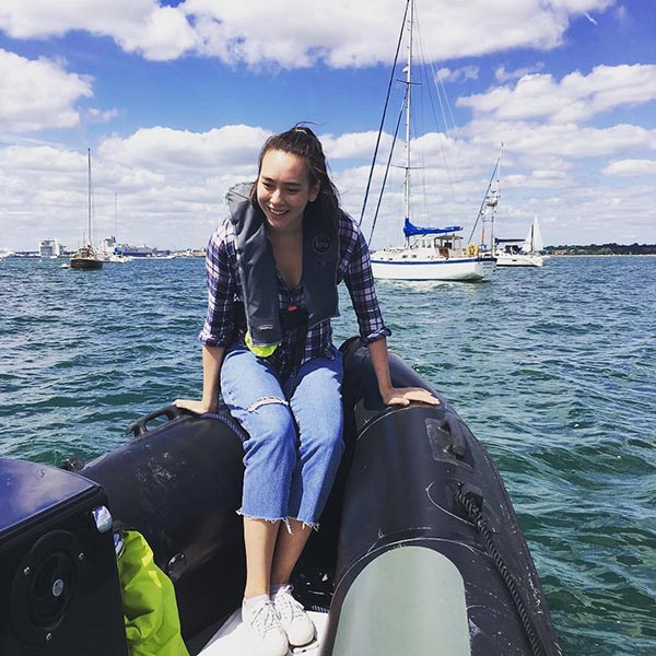 นุช นีรนาท