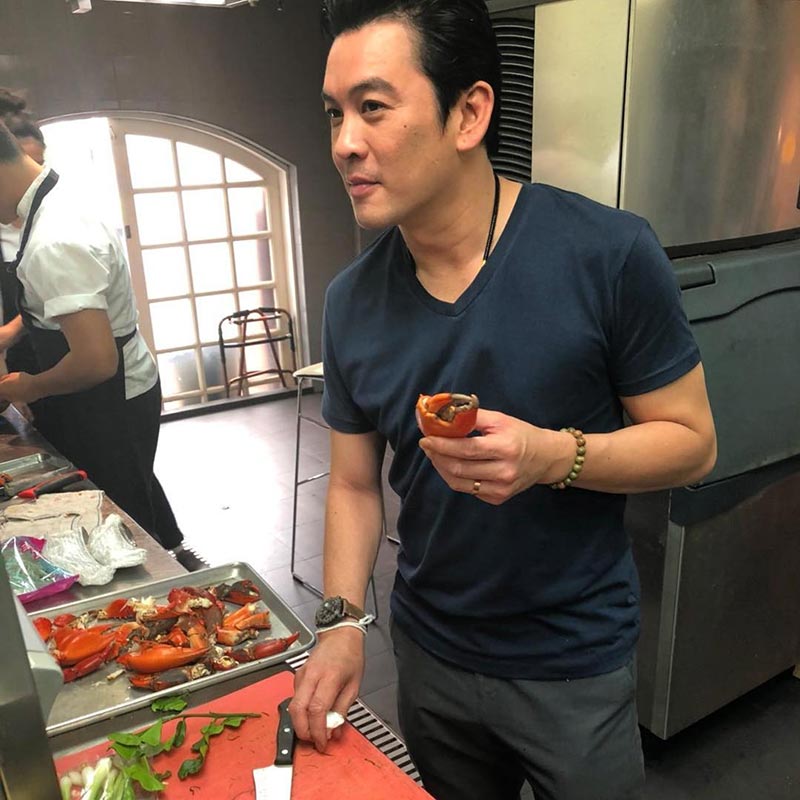 ชาคริต แย้มนาม แอน ภัททิรา