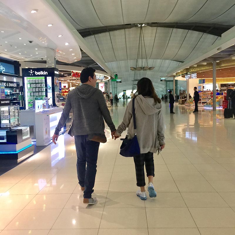 ชาคริต แย้มนาม แอน ภัททิรา