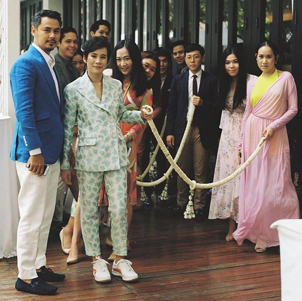 เวฟ สาริน บุ้ง สะธี