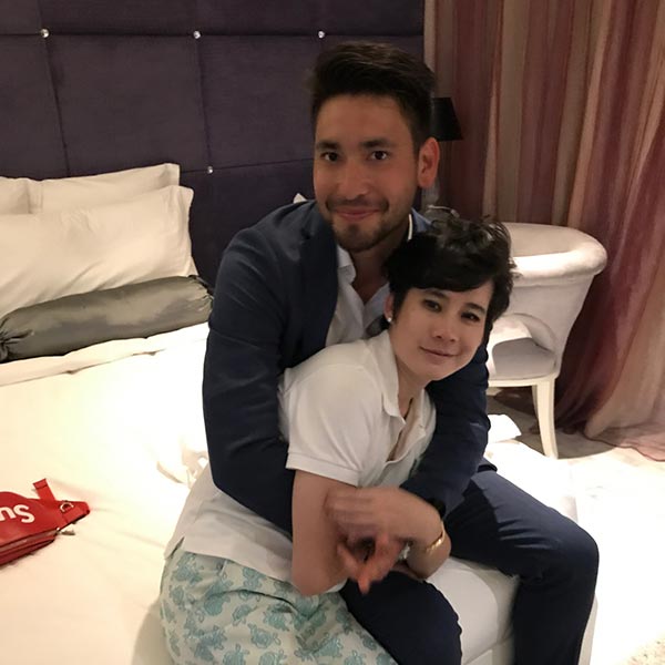 เวฟ สาริน บุ้ง สะธี