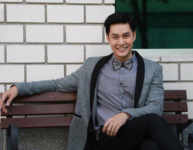 แอมป์ พีรวัศ