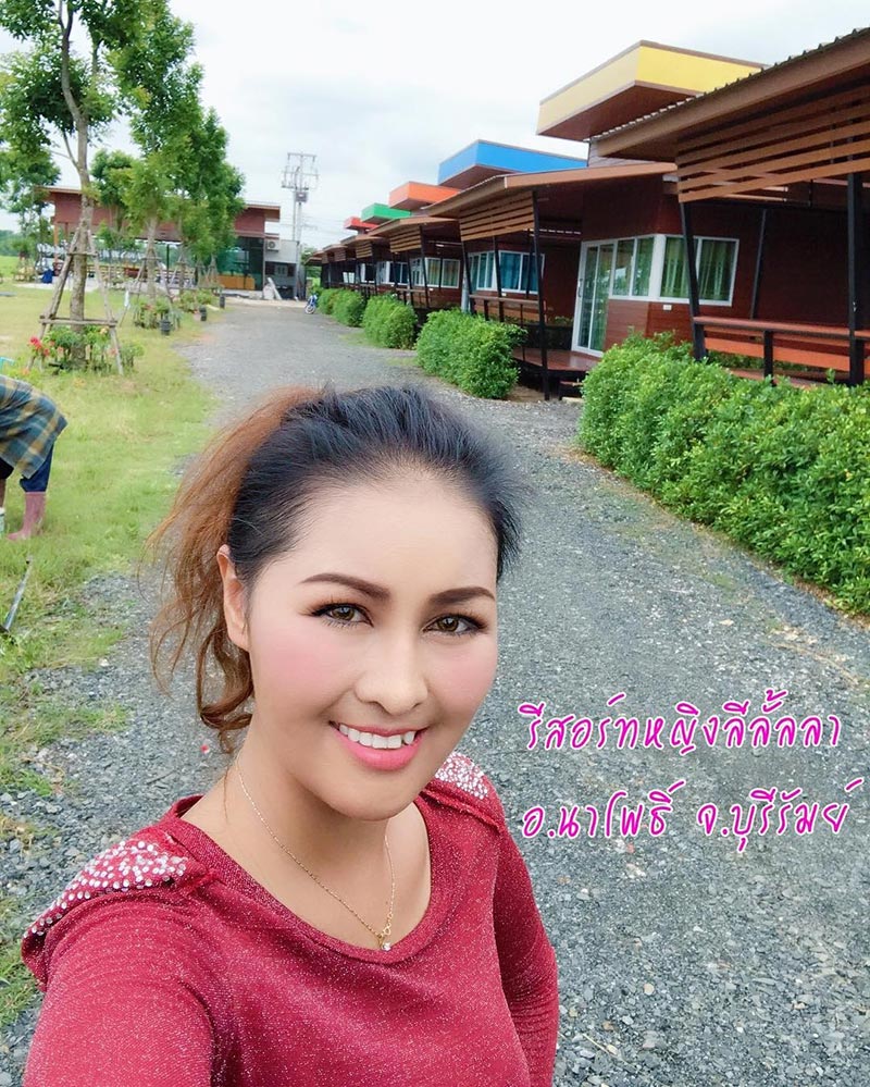 หญิงลี ศรีจุมพล 