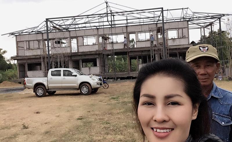 หญิงลี ศรีจุมพล 