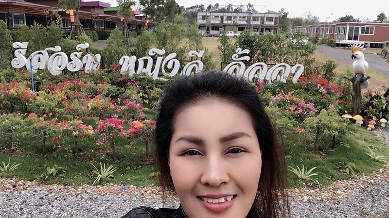 หญิงลี ศรีจุมพล 