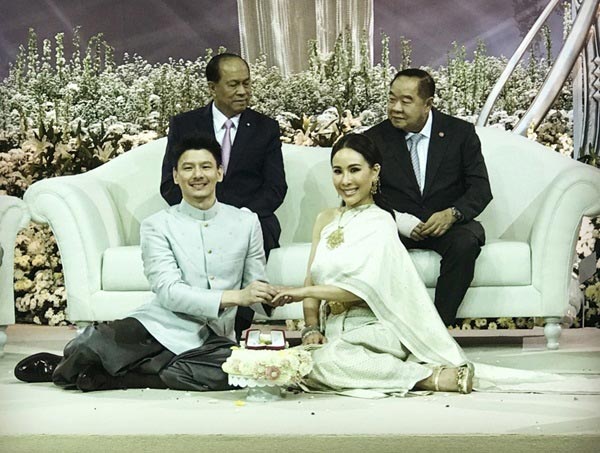 รัก วรมาศ ทายาทคิง เพาเวอร์ แต่งงาน