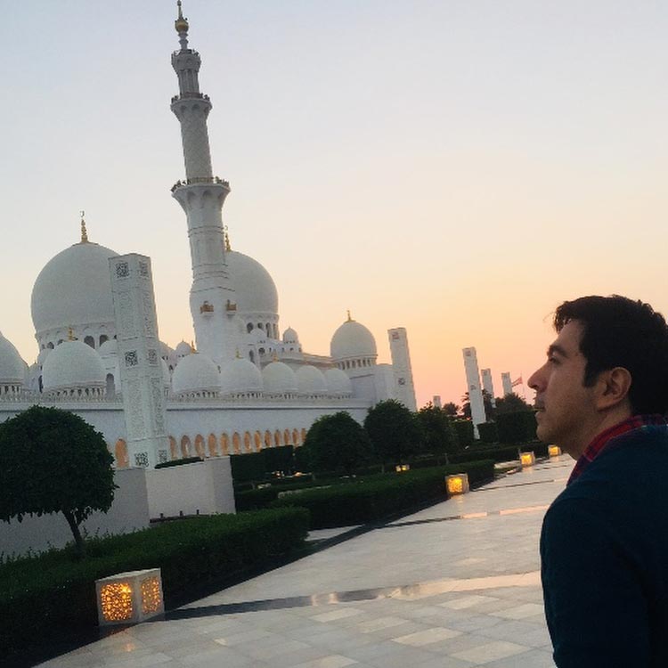 แซม ยุรนันท์