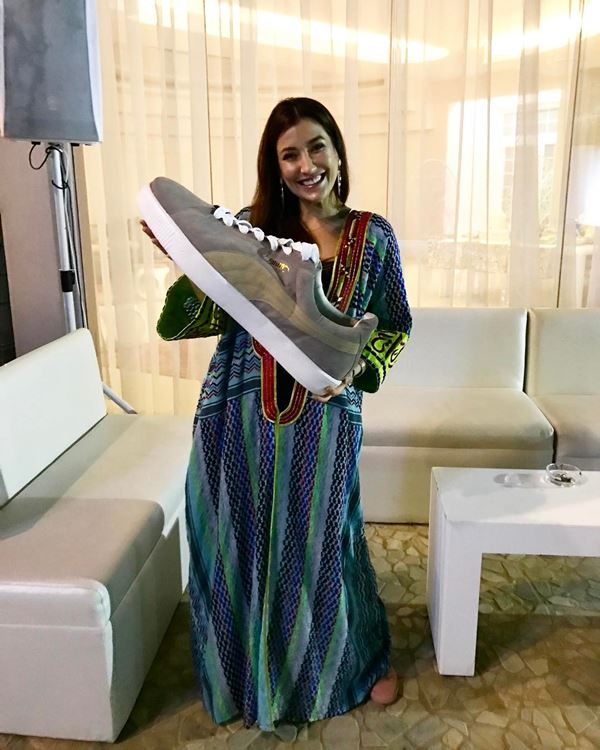  แองจี้ เฮสติ้งส์