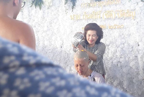 ซีดี เดอะสตาร์