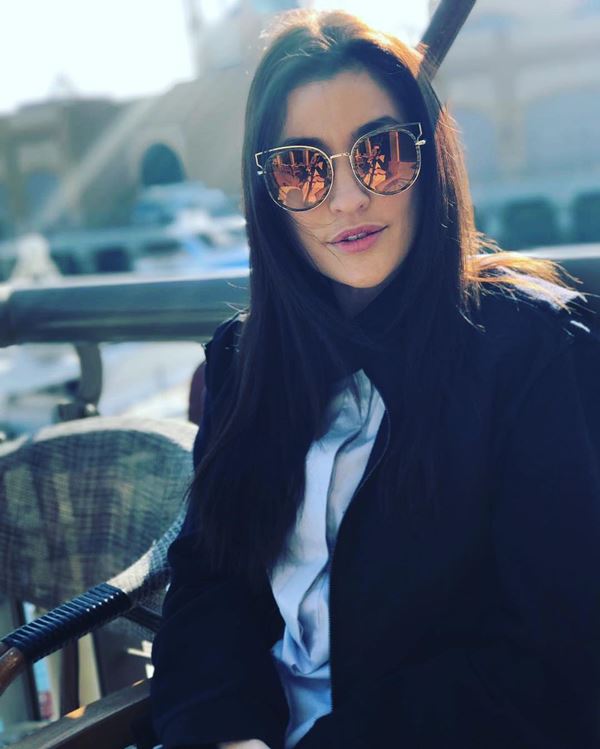  แองจี้ เฮสติ้งส์