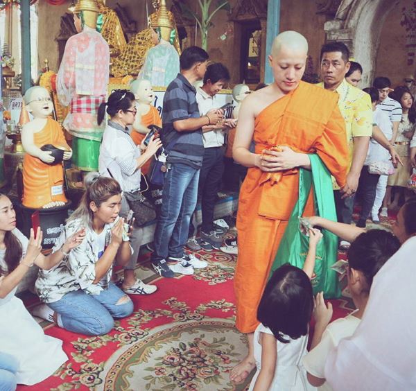 ซีดี เดอะสตาร์