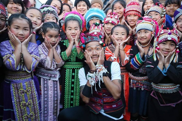 ตูน บอดี้สแลม ก้าวคนละก้าว