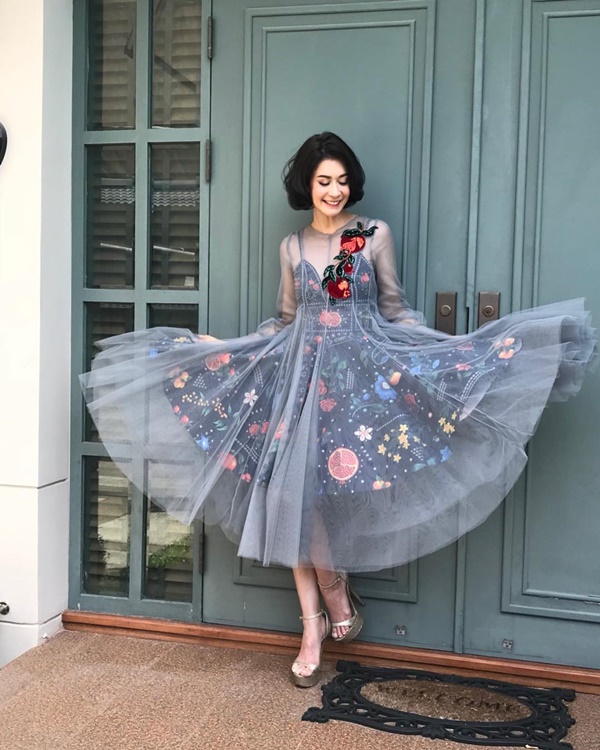 เอมี่ กลิ่นประทุม เซ็กซี่ท้าลมหนาว