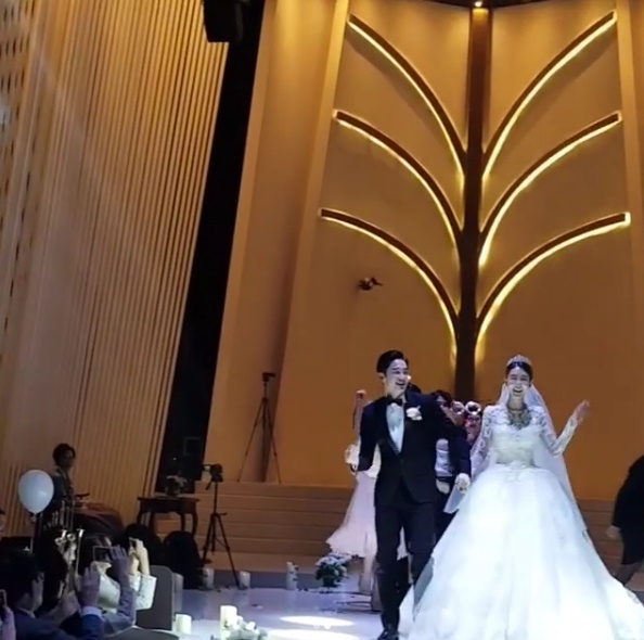 งานแต่งงาน อ้วน รังสิต 