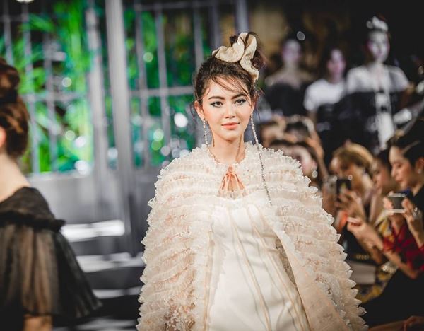 ใหม่ ดาวิกา