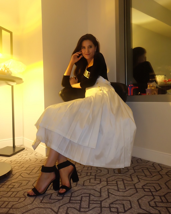 มารีญา พูลเลิศลาภ