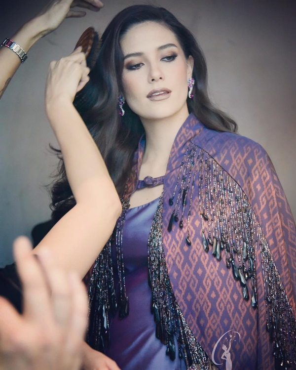 มารีญา พูลเลิศลาภ