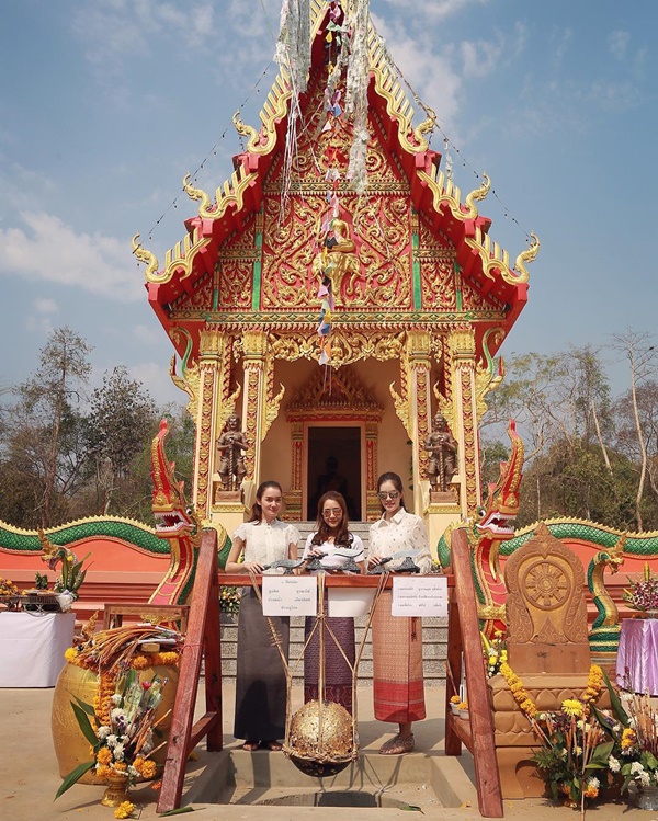 ดาราทำบุญ