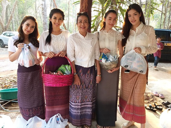 ดาราทำบุญ