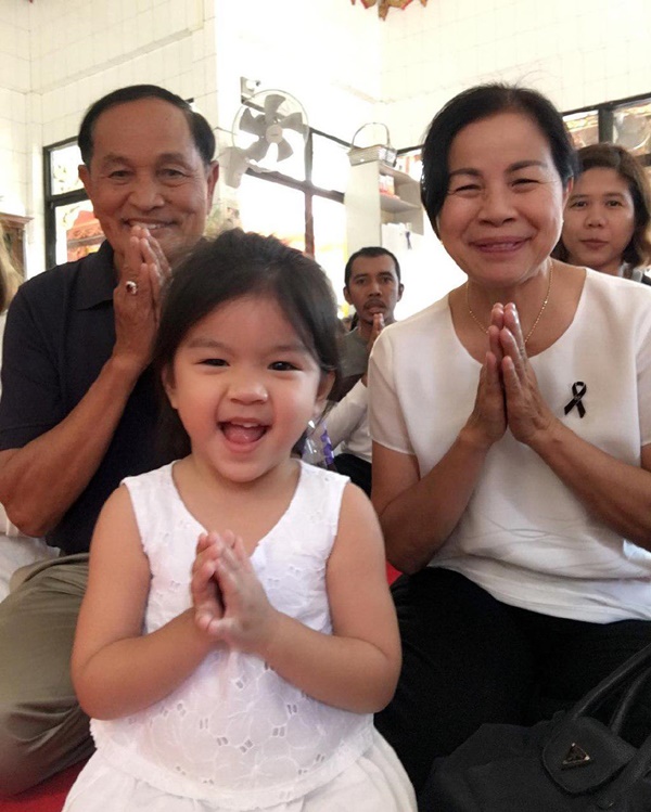 โบว์ แวนด้า  