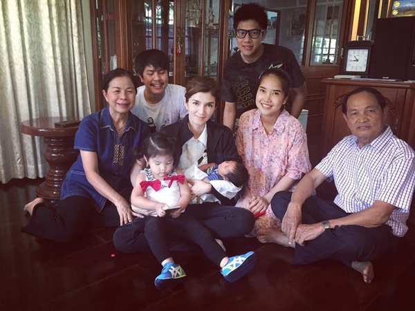 โบว์ แวนด้า  