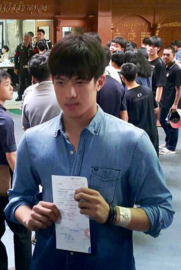 ดาราเกณฑ์ทหาร