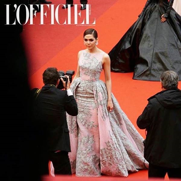 ชมพู่ พรมแดงเมืองคานส์