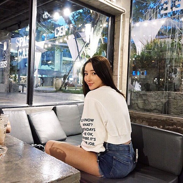 เอย ธัญวรรณ ป้อง