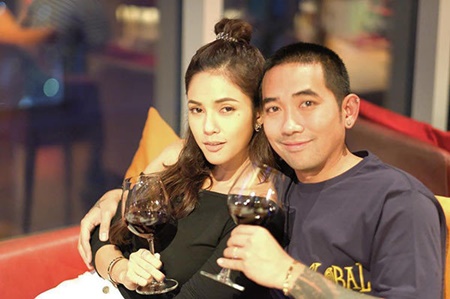 บอล กฤษณะ อุ้ม ลักขณา