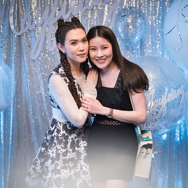 เมย์ เฟื่องอารมย์ 