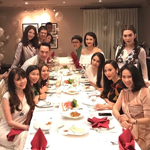 เมย์ เฟื่องอารมย์ 