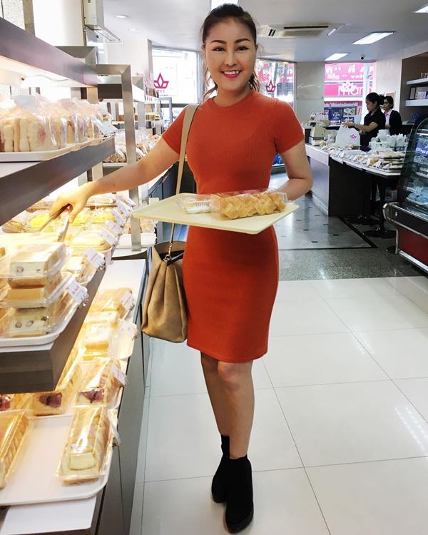 หญิงลี ศรีจุมพล