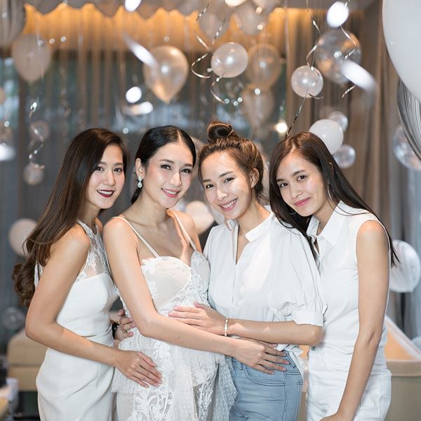  เนย โชติกา