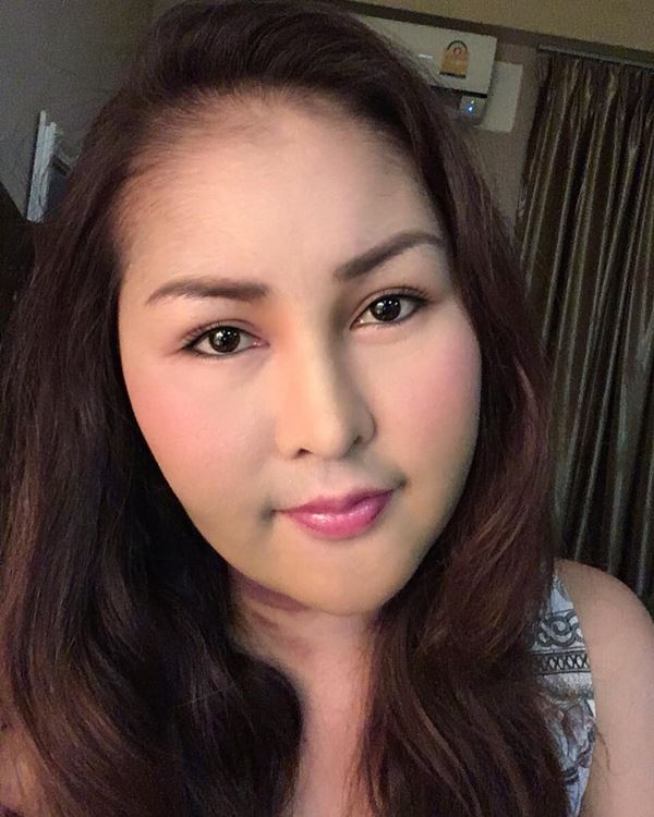 หญิงลี ศรีจุมพล