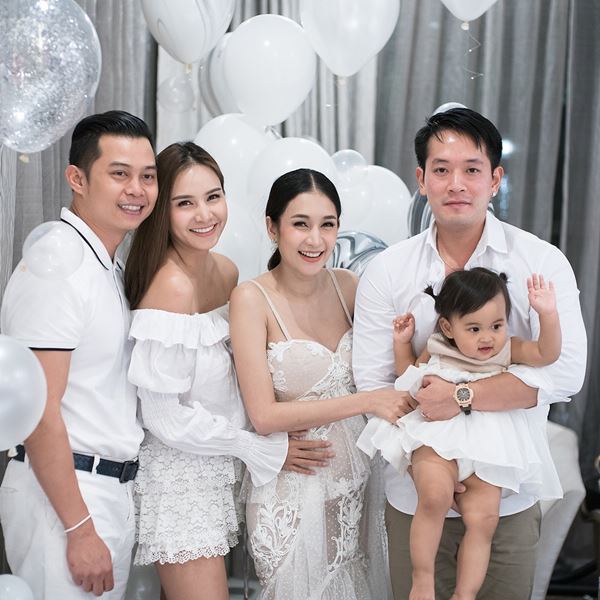  เนย โชติกา