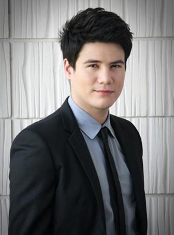 สเตฟาน ฐสิษฐ์ 