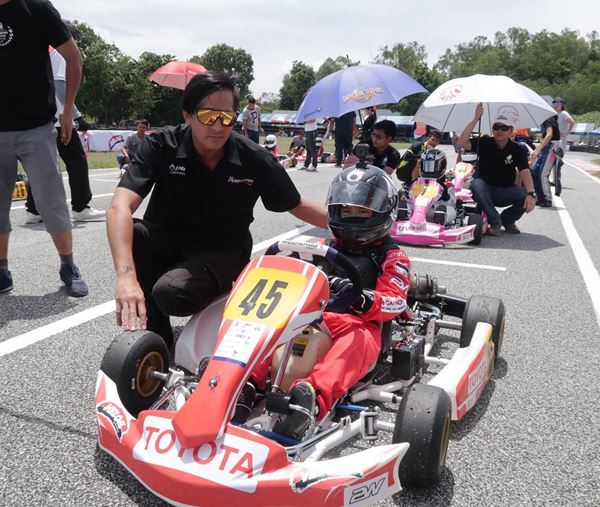 พีท ทองเจือ